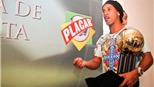 Ronaldinho đánh bại Neymar, đoạt Quả bóng vàng